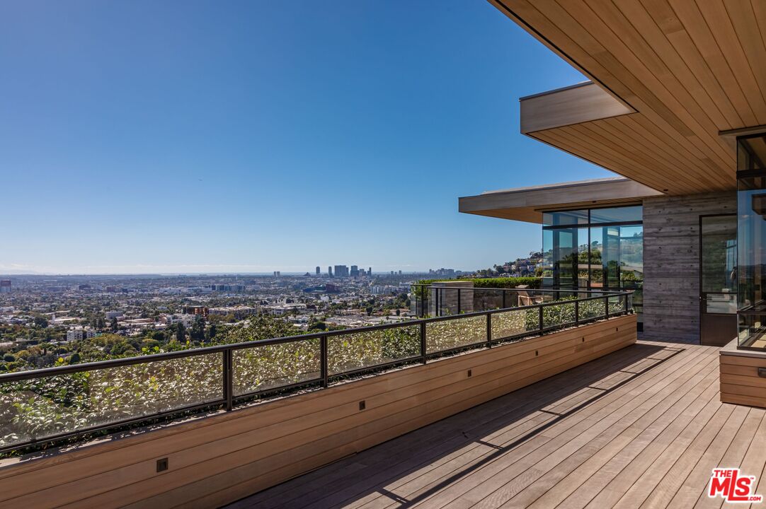 7661 Curson Ter