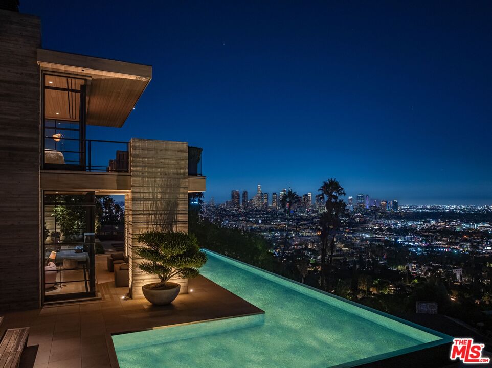 7661 Curson Ter