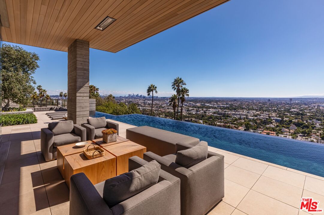 7661 Curson Ter