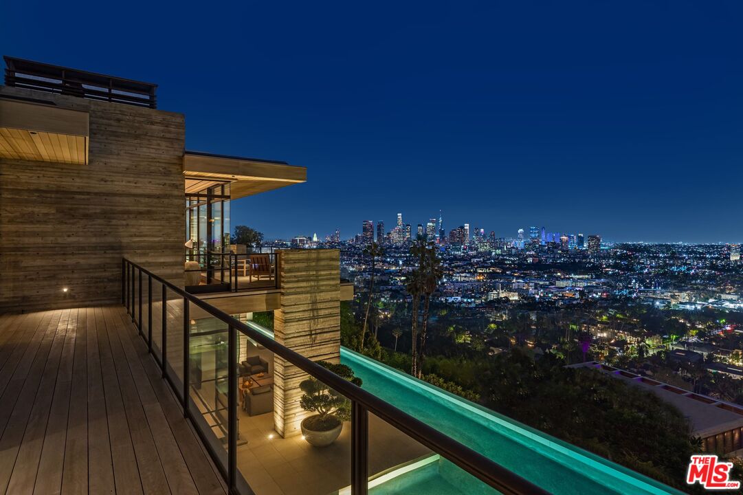7661 Curson Ter