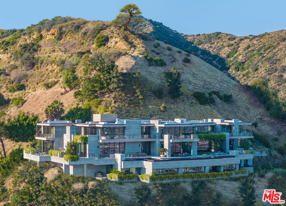 7661 Curson Ter