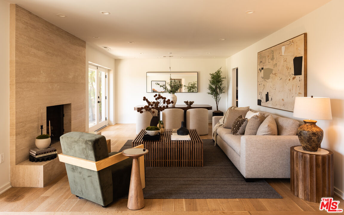 8657 Metz Pl