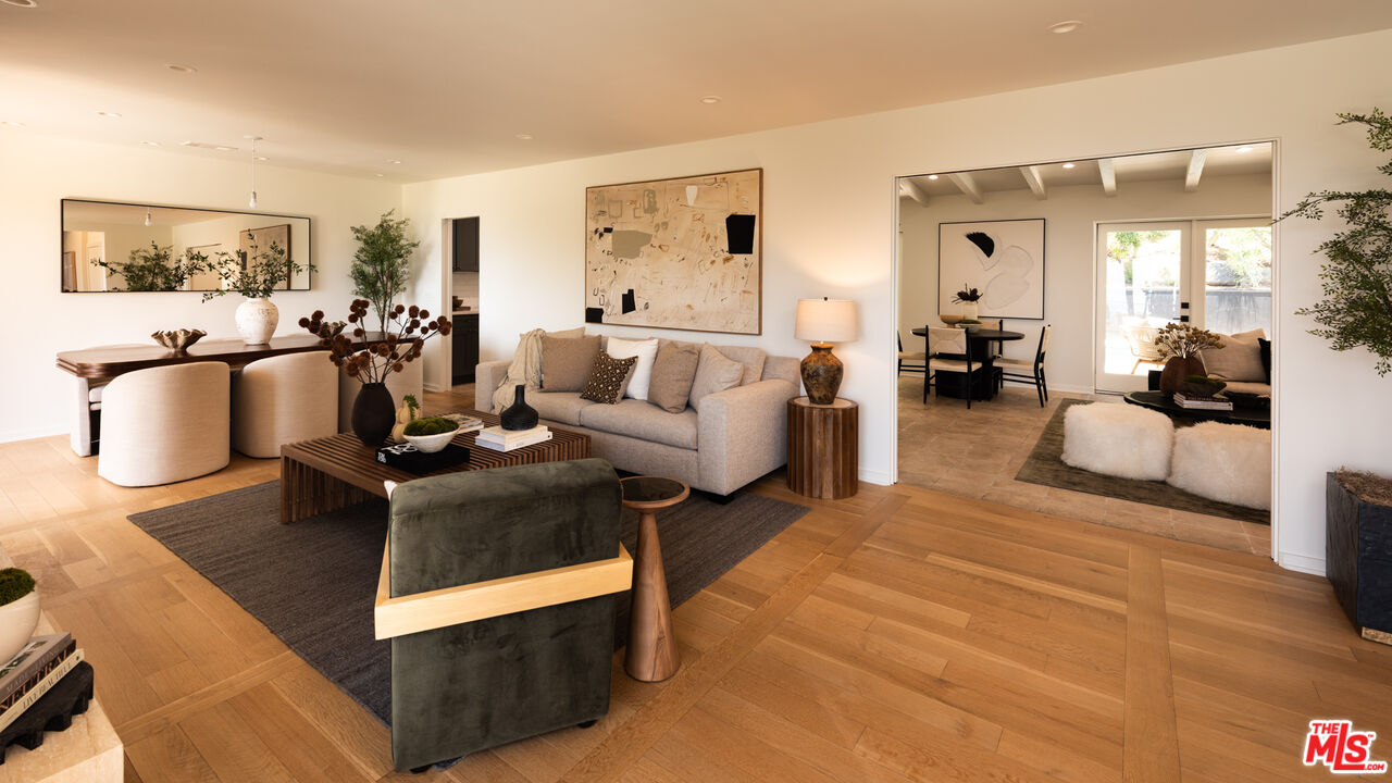 8657 Metz Pl