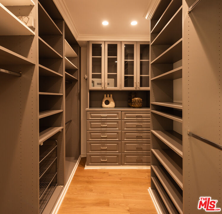 8657 Metz Pl