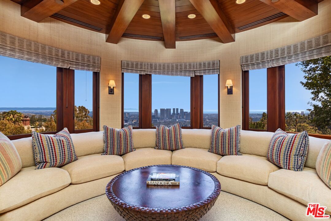 1101 Bel Air Pl