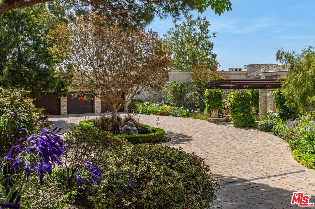 1101 Bel Air Pl