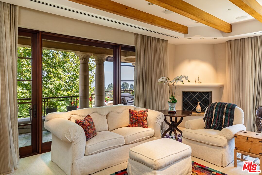 1101 Bel Air Pl