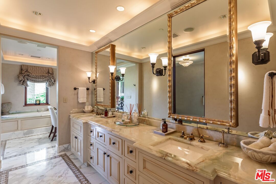 1101 Bel Air Pl