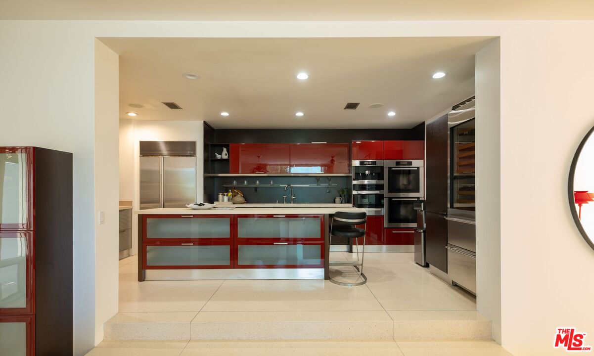 9229 Robin Dr