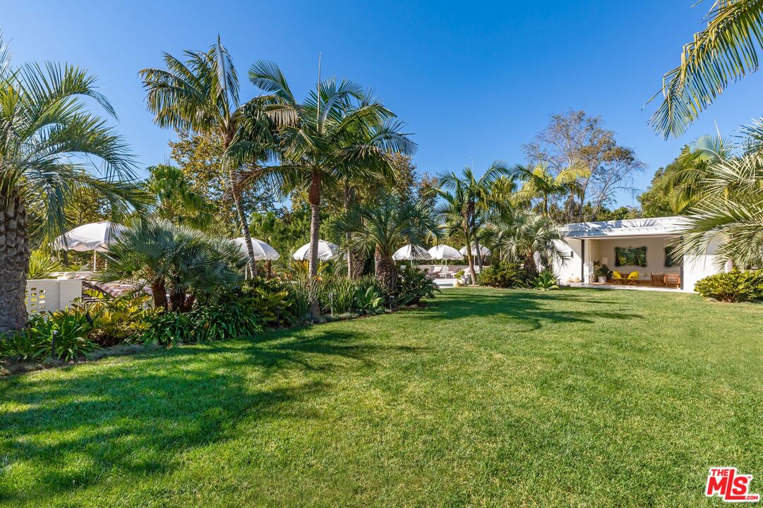 660 Club View Dr