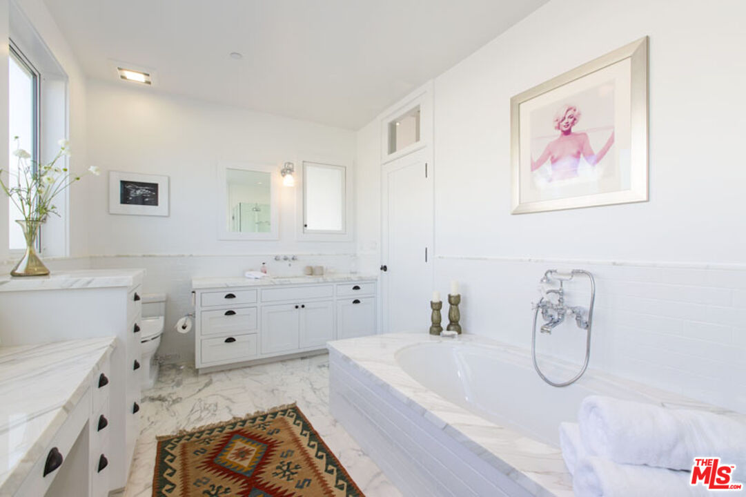 23812 Malibu Rd