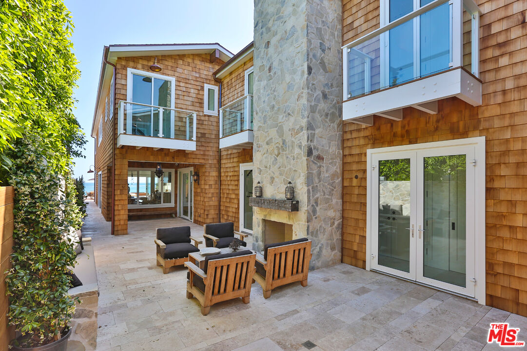 23812 Malibu Rd