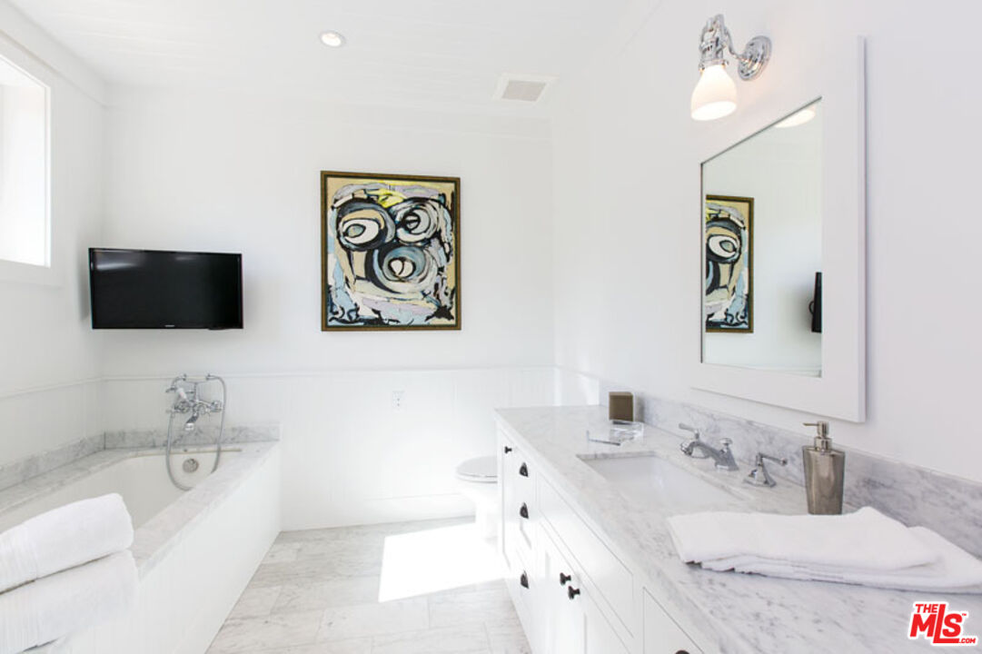23812 Malibu Rd