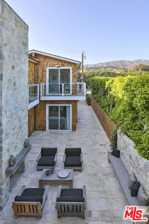 23812 Malibu Rd