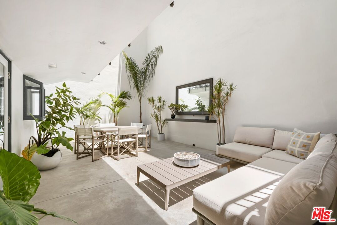 8374 Yucca Trl