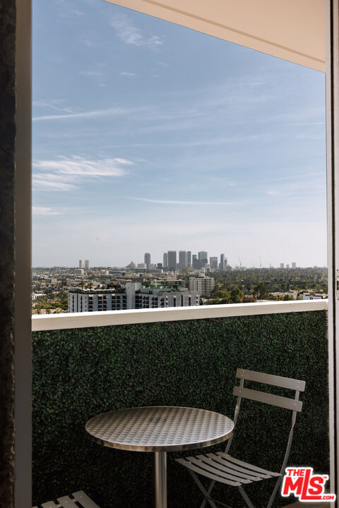 8787 Shoreham Dr Unit: 805