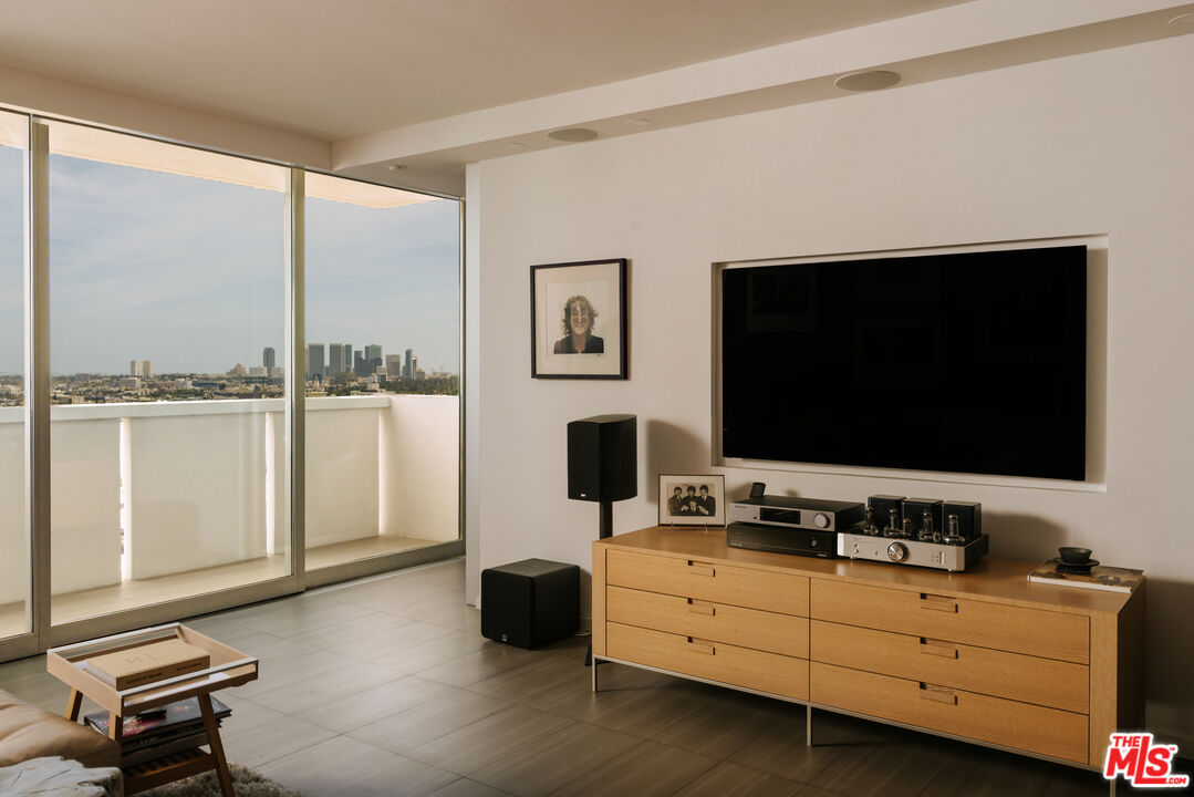 8787 Shoreham Dr Unit: 805