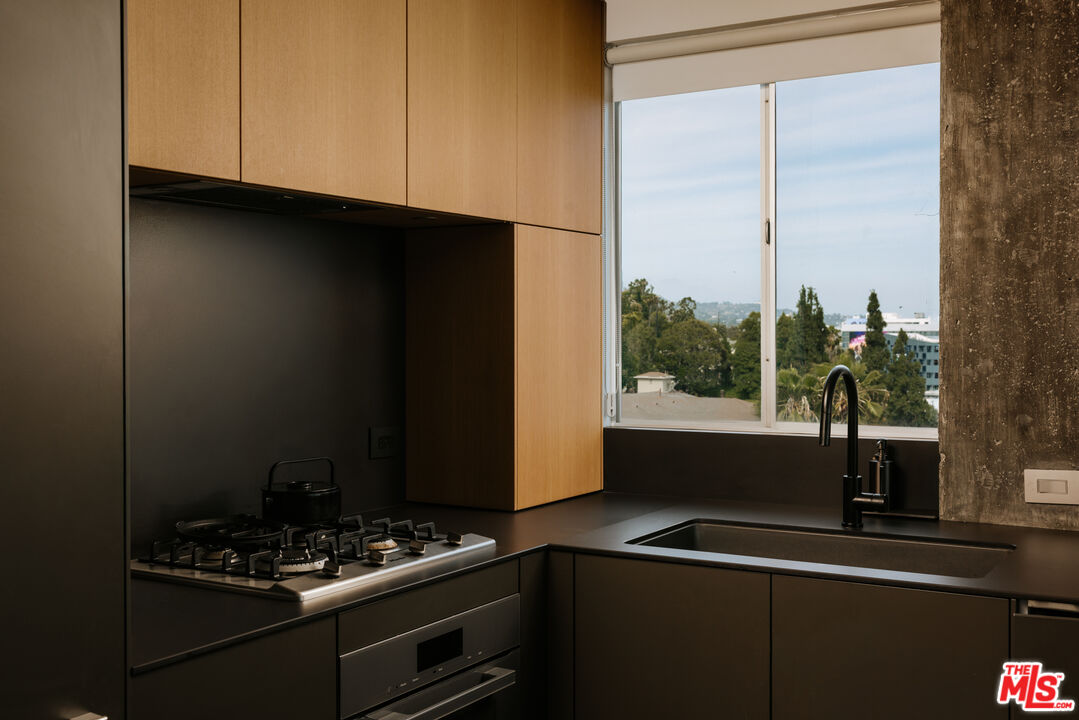 8787 Shoreham Dr Unit: 805