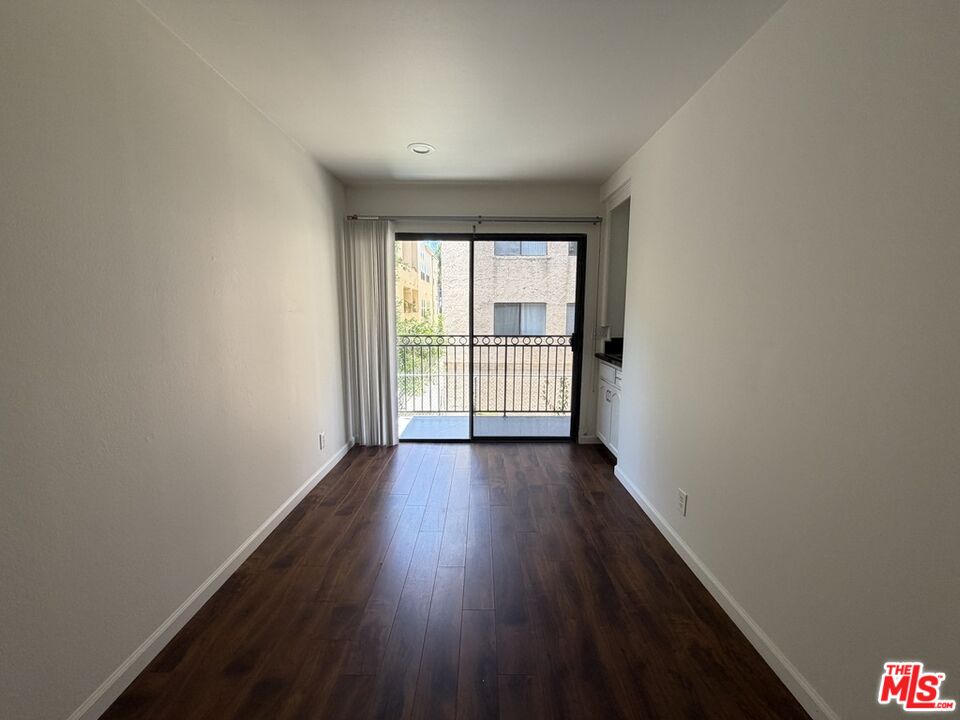 1337 N Sierra Bonita Ave Unit: 204