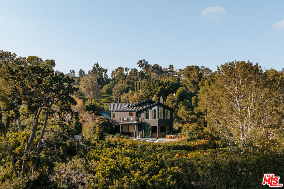 1122 La Altura Rd