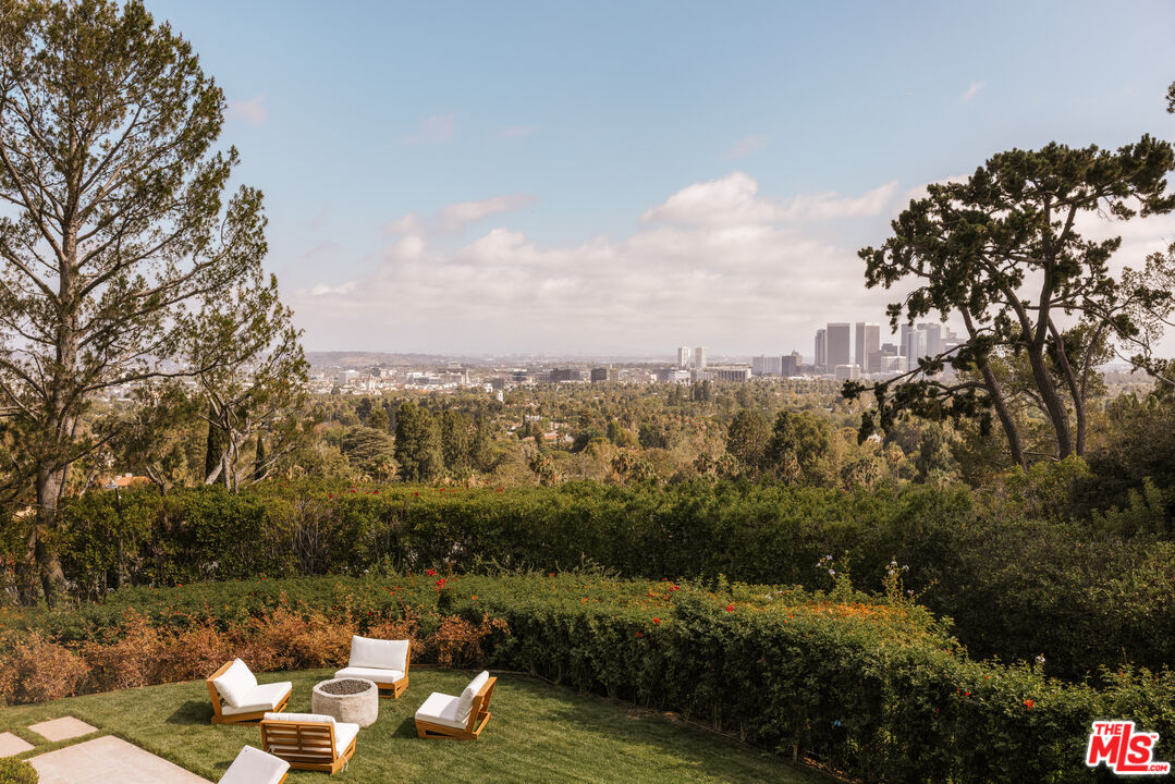 1122 La Altura Rd