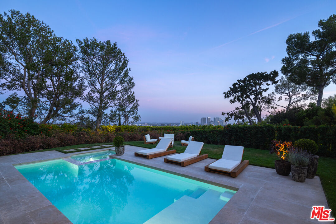 1122 La Altura Rd