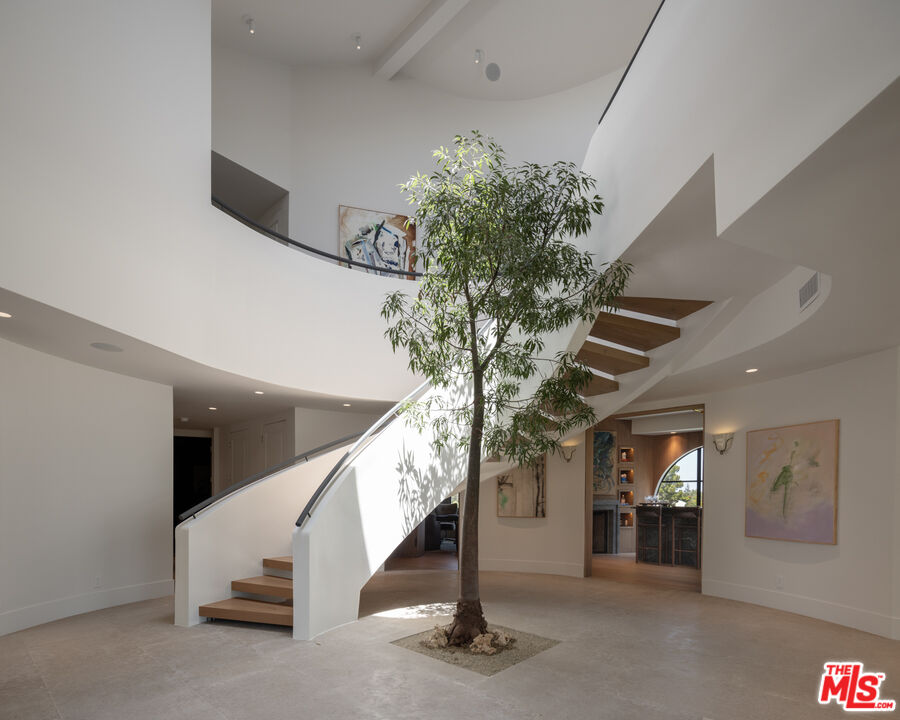 1122 La Altura Rd