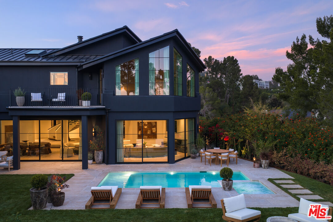1122 La Altura Rd