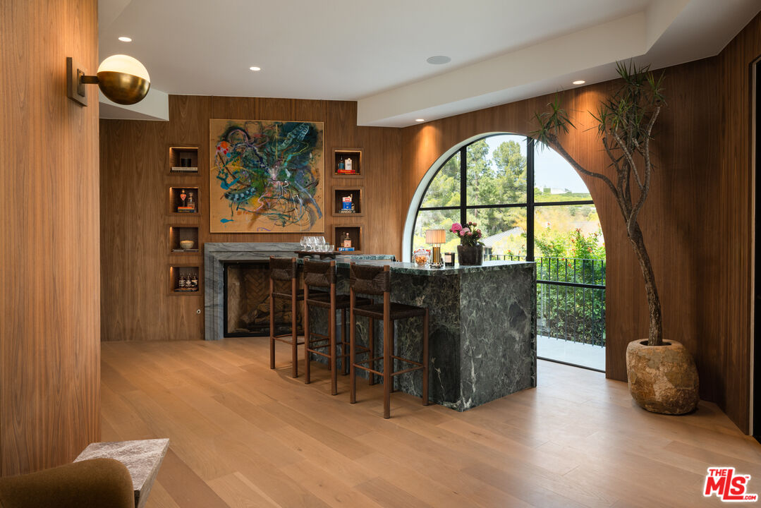 1122 La Altura Rd