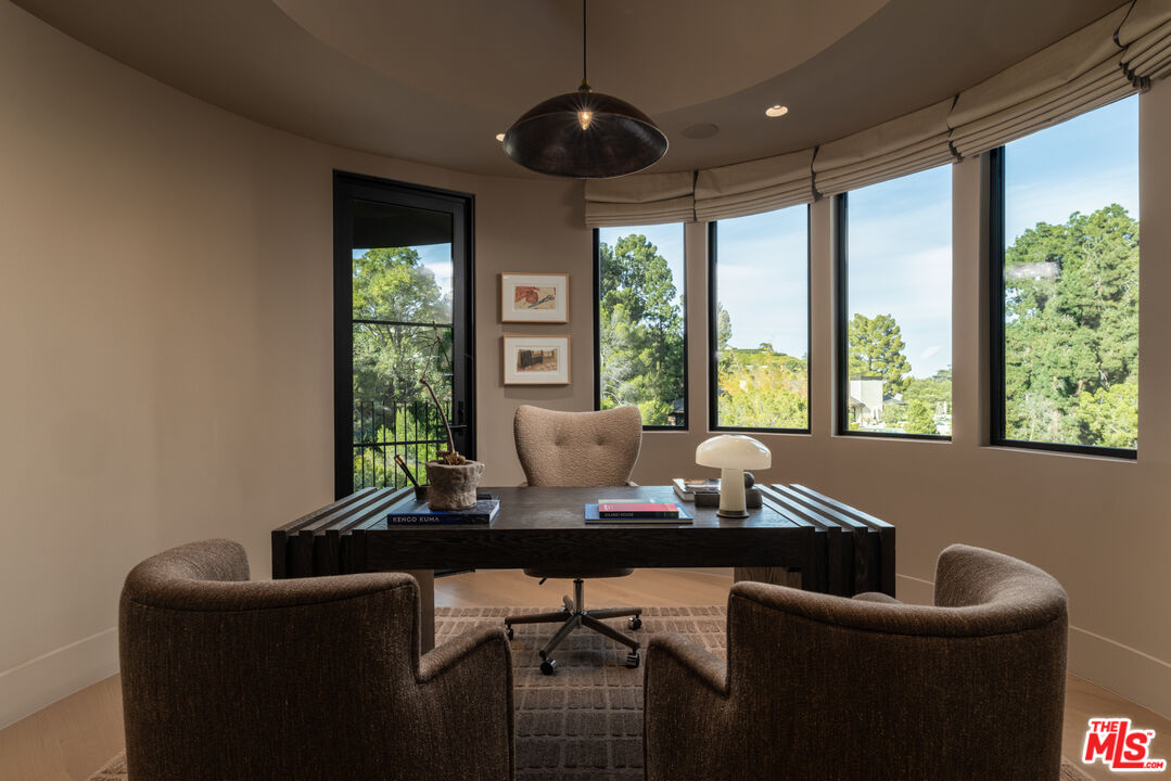 1122 La Altura Rd