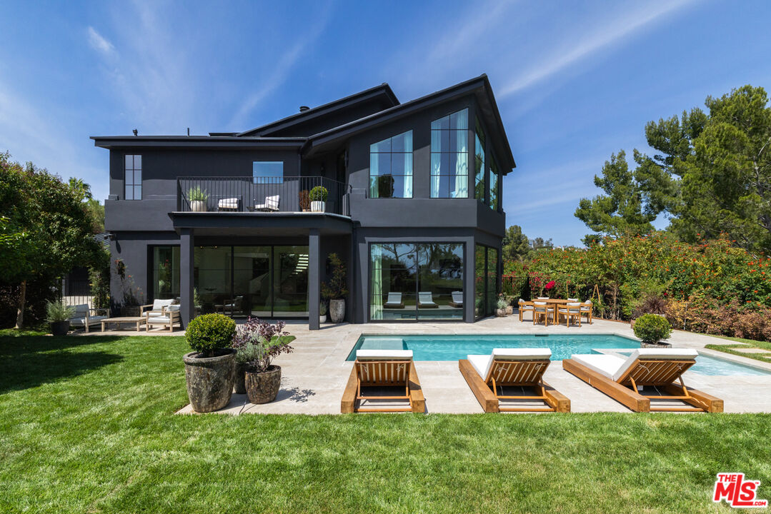 1122 La Altura Rd