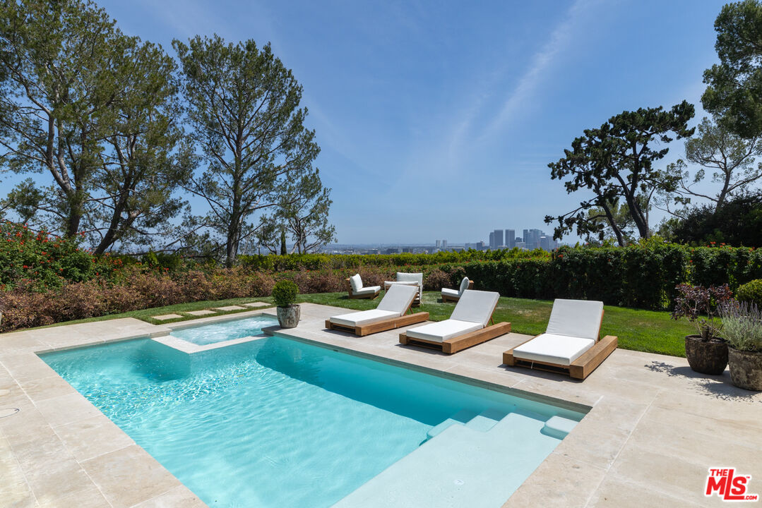 1122 La Altura Rd