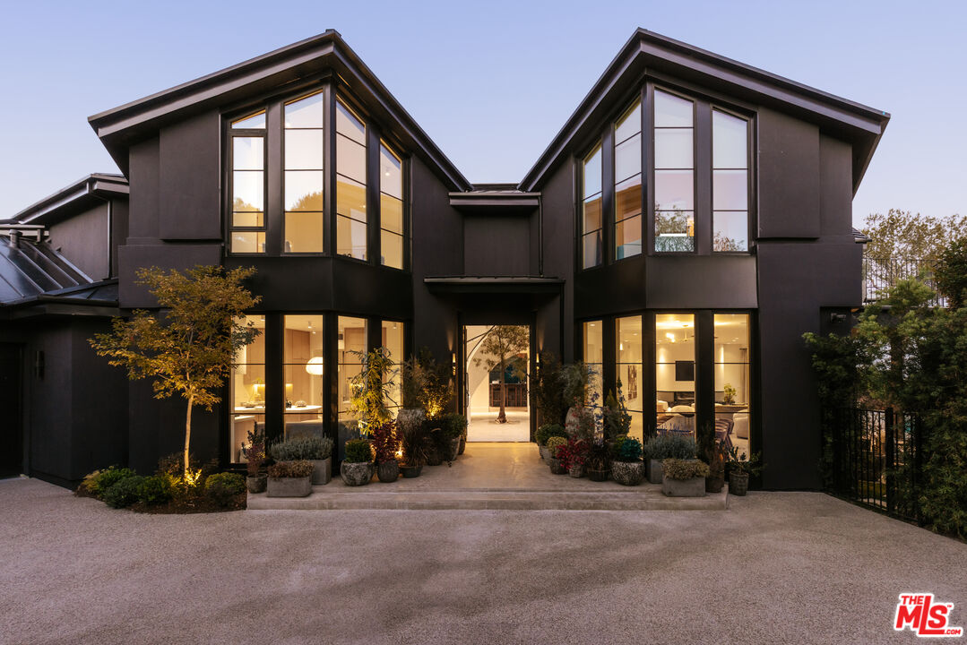 1122 La Altura Rd