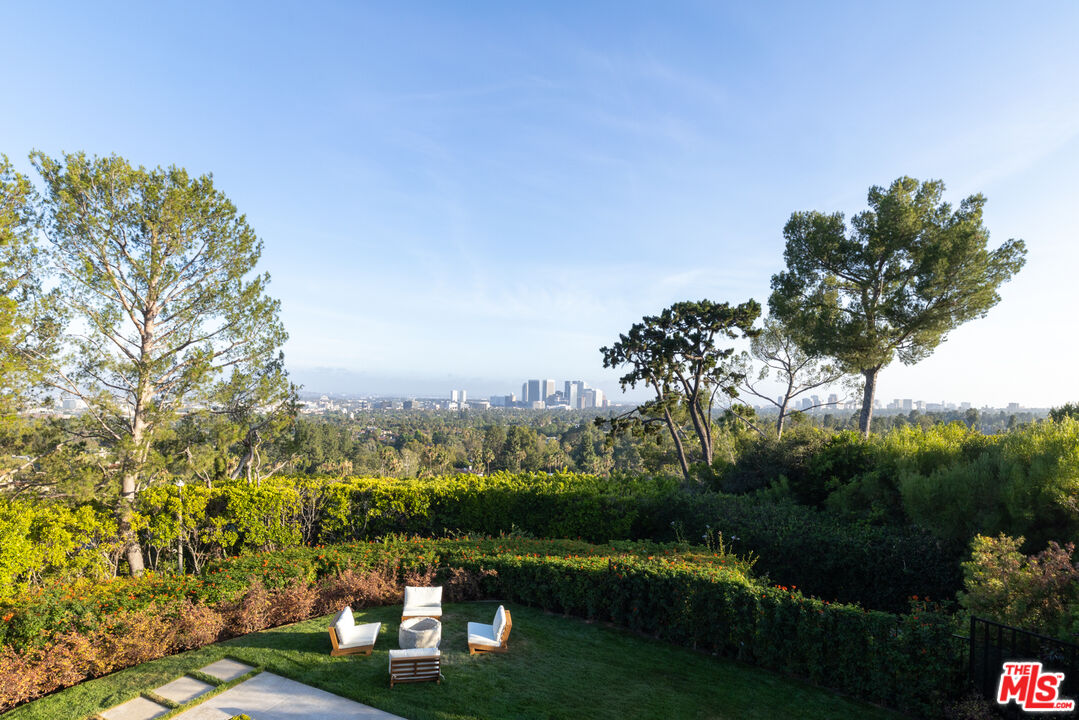 1122 La Altura Rd