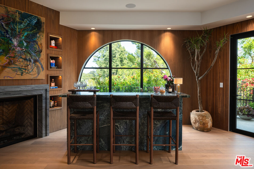 1122 La Altura Rd