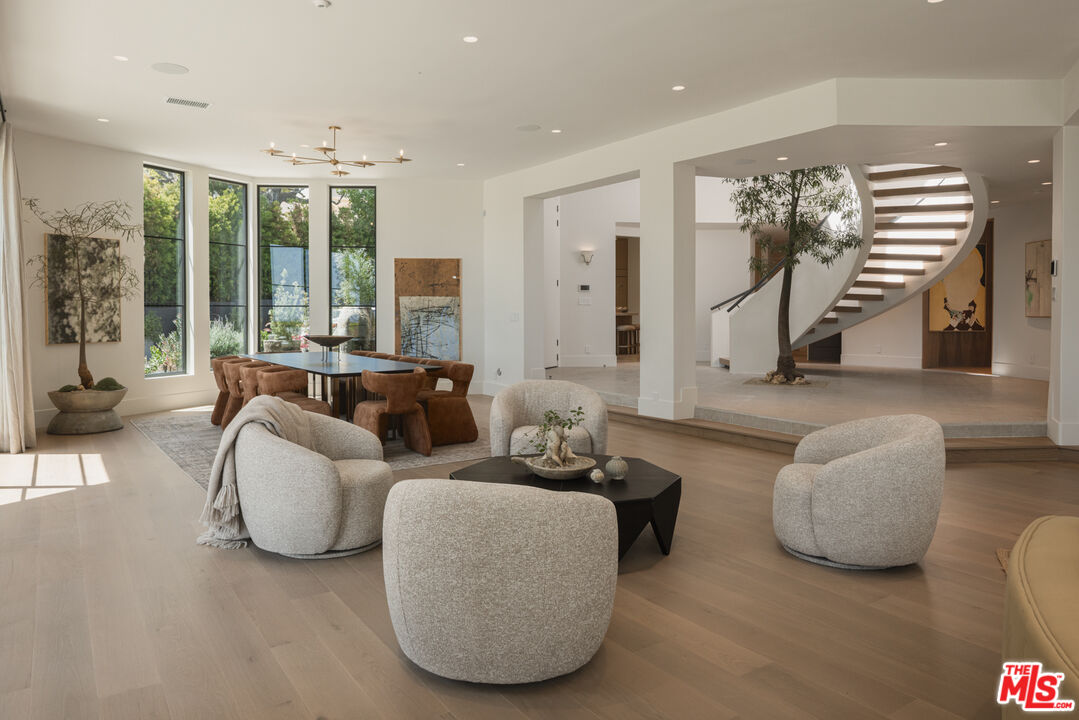 1122 La Altura Rd
