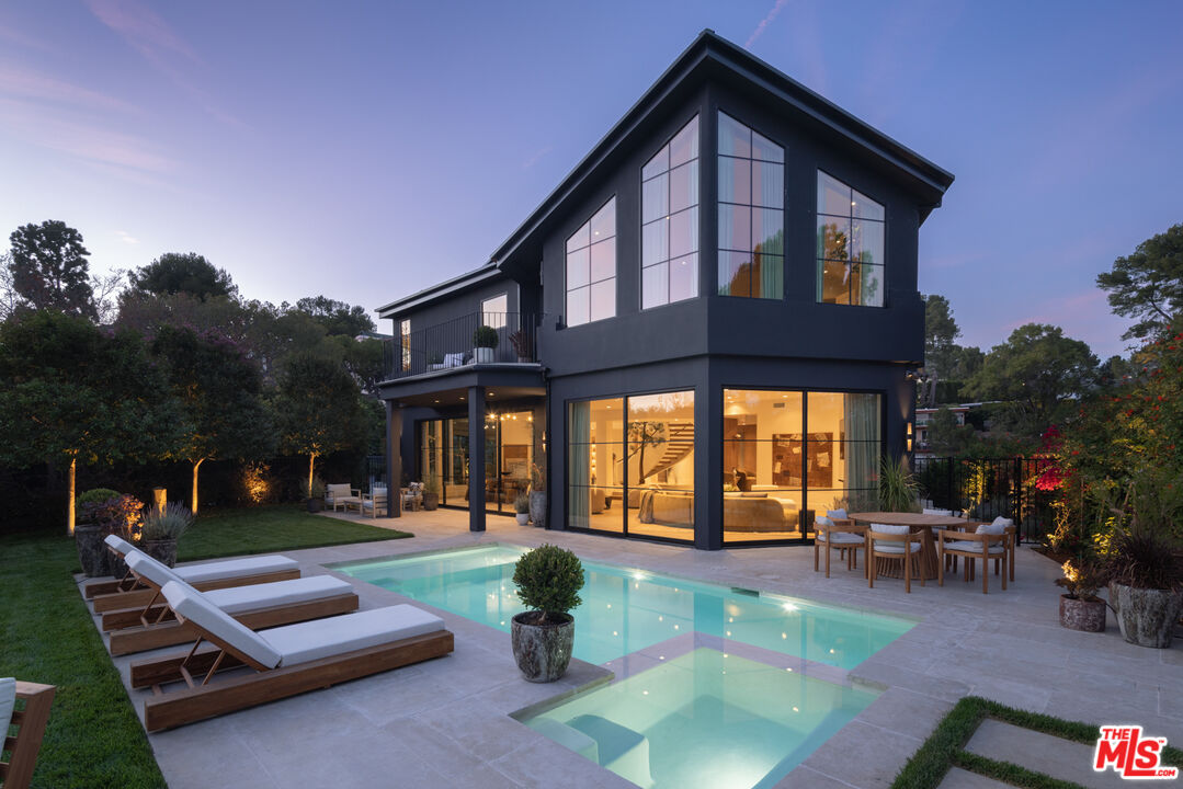 1122 La Altura Rd