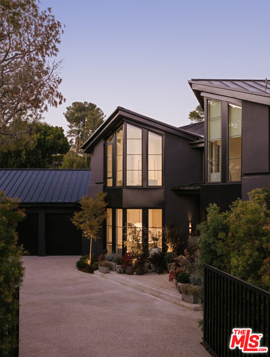 1122 La Altura Rd