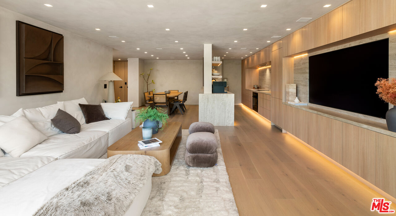 8787 Shoreham Dr Unit: 902