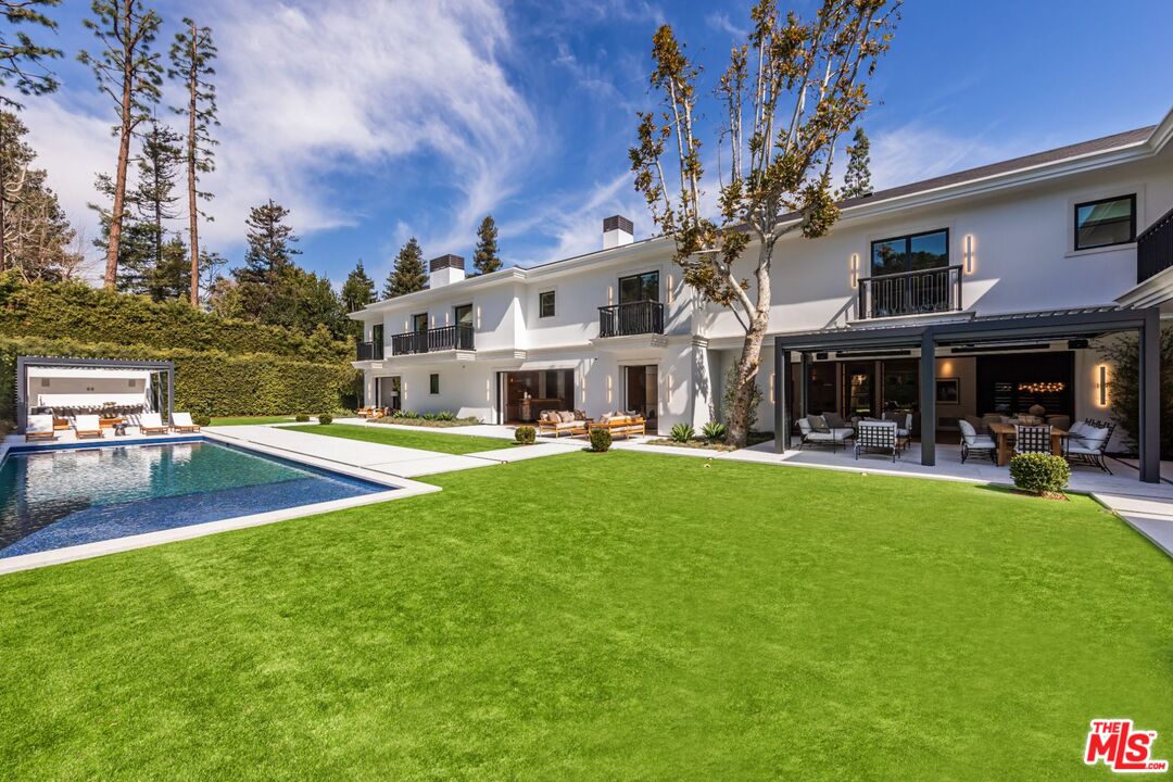 927 N Whittier Dr