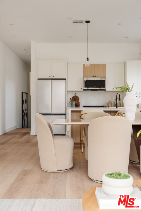 1952 S Garth Ave Unit: 1/2