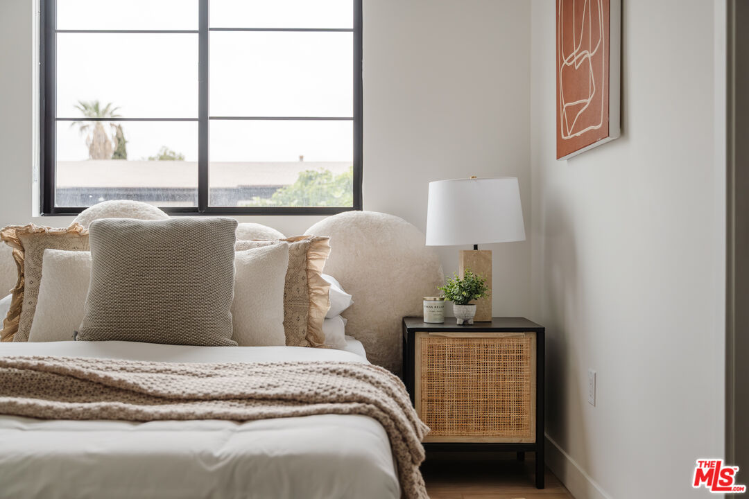 1952 S Garth Ave Unit: 1/2