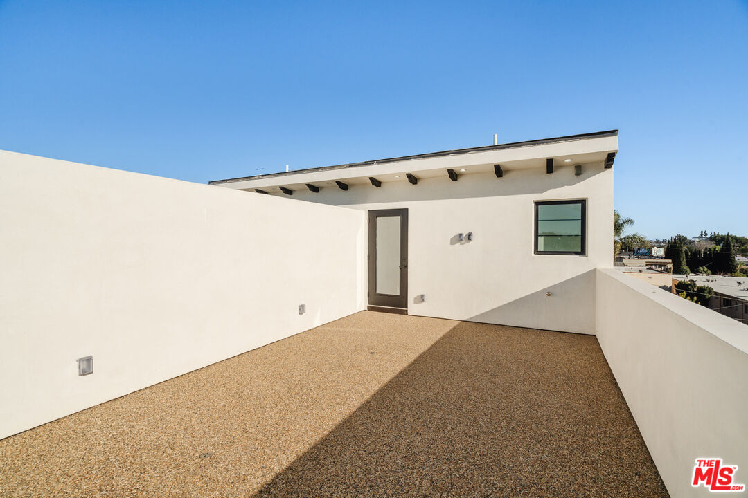 1952 S Garth Ave Unit: 1/2