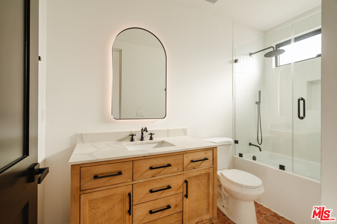 1952 S Garth Ave Unit: 1/2