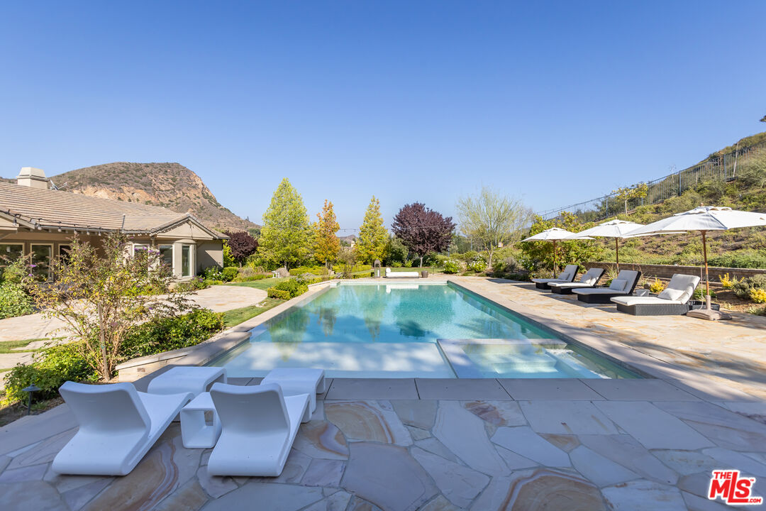 2052 Shadow Creek Dr
