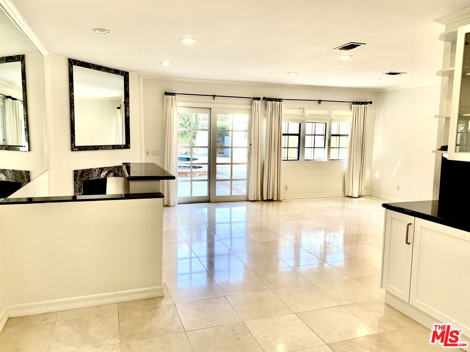 115 N Maple Dr