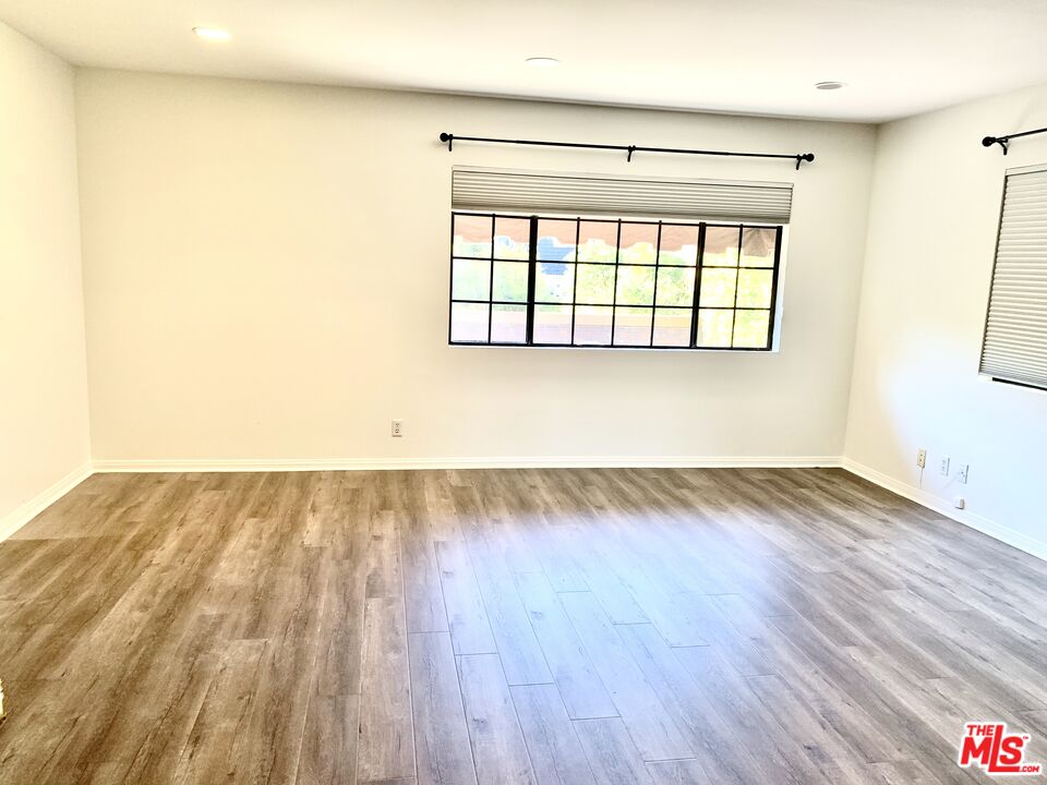 115 N Maple Dr