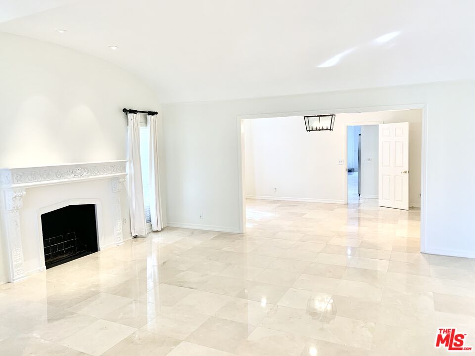 115 N Maple Dr