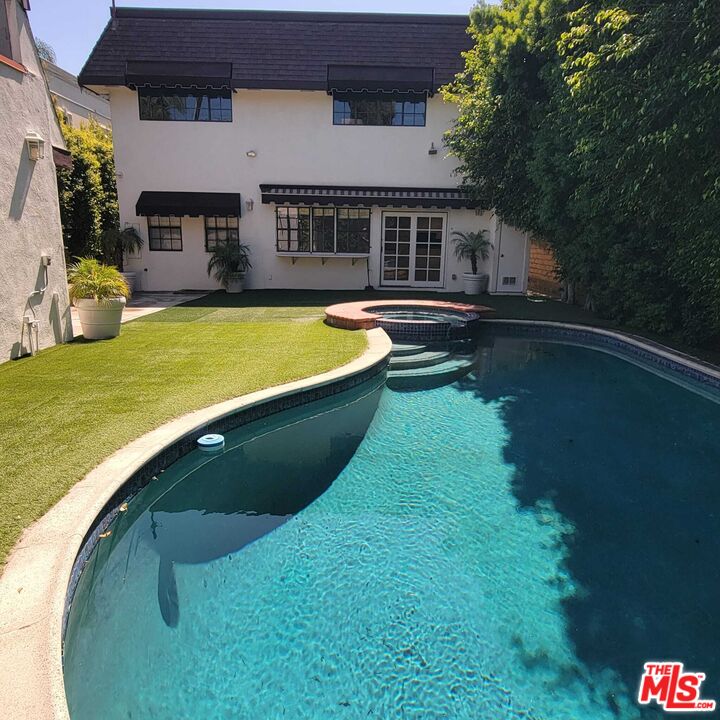 115 N Maple Dr