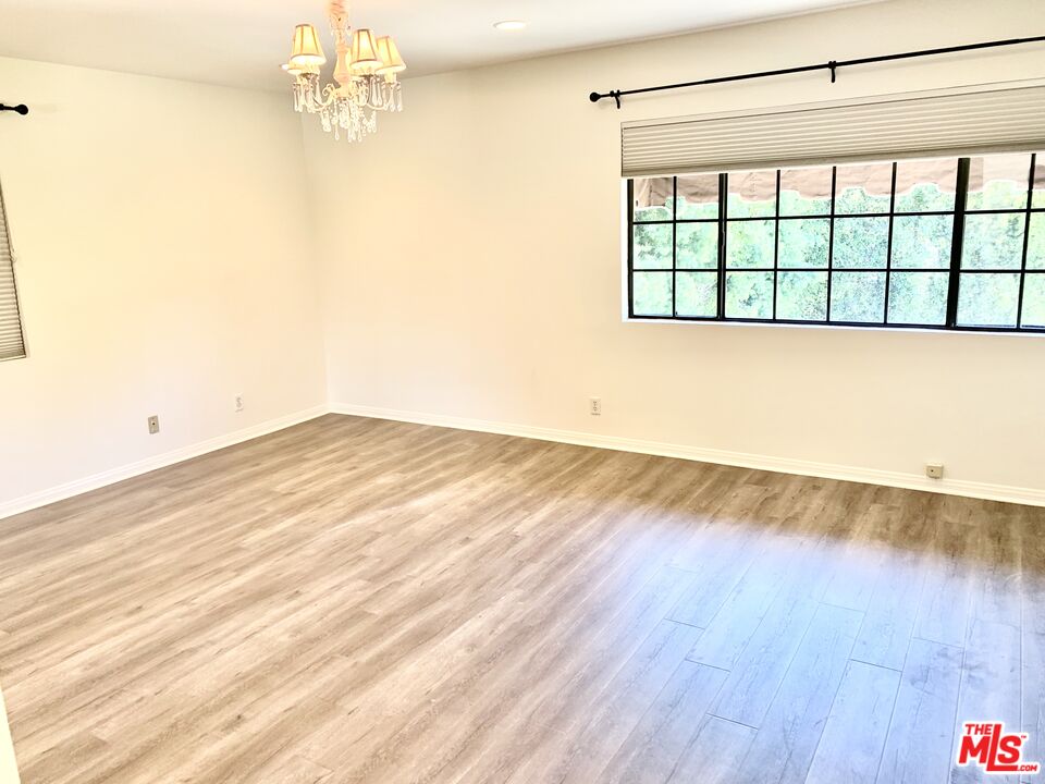 115 N Maple Dr